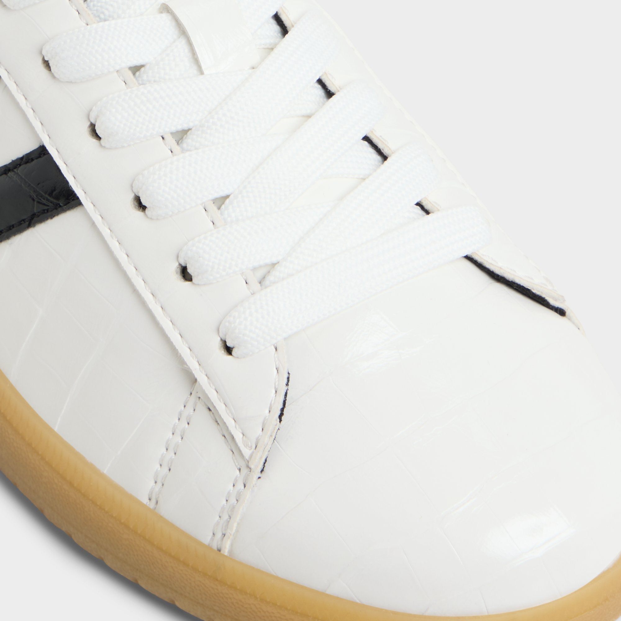 Chicsneaker2