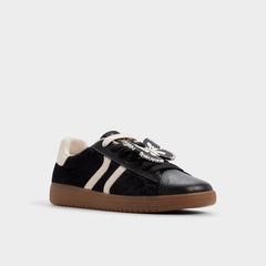 Chicsneaker2
