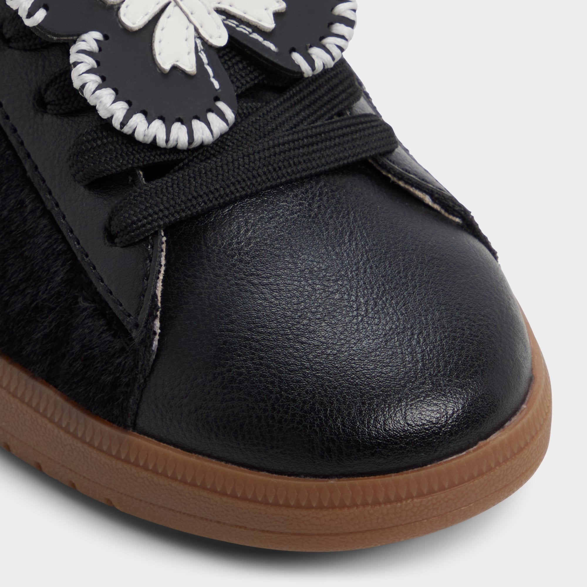 Chicsneaker2